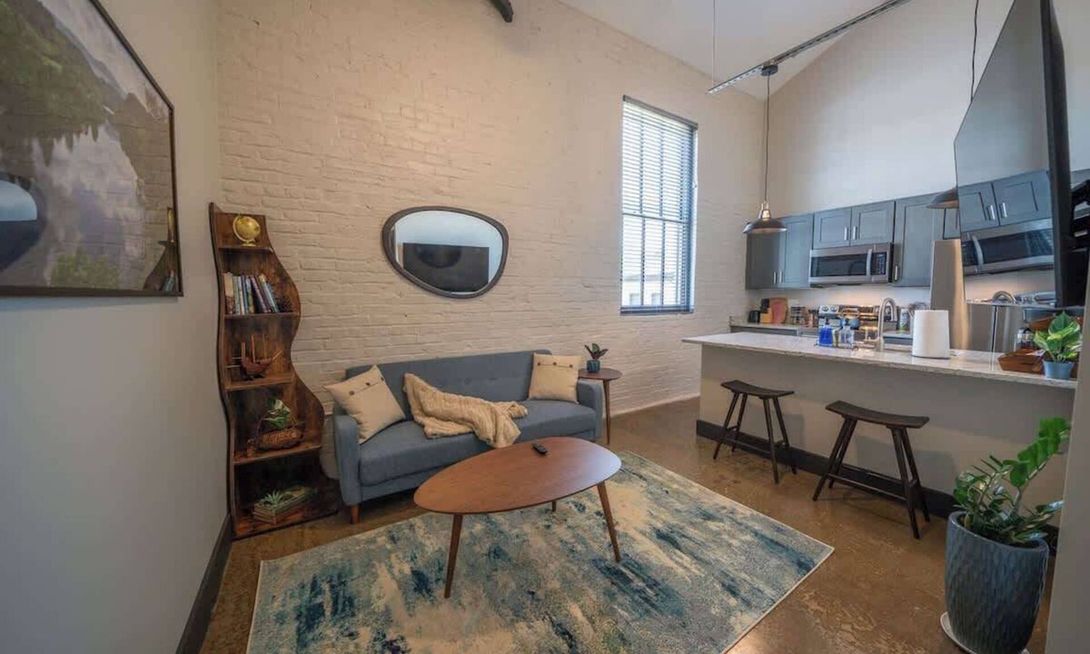 Buchanan Apartment | New 1 Bedroom Apartment Near Brewery - River - Downtown