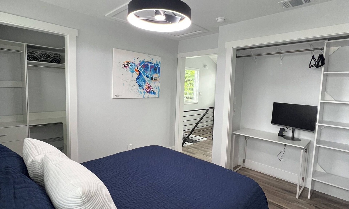Old Enfield Apartment | New 1-bedroom apartment in Austin near UT with parking