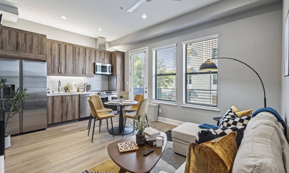 Cedars Apartment | NEW 1BR w/Games, Netflix, Pool, Gym & Rooftop