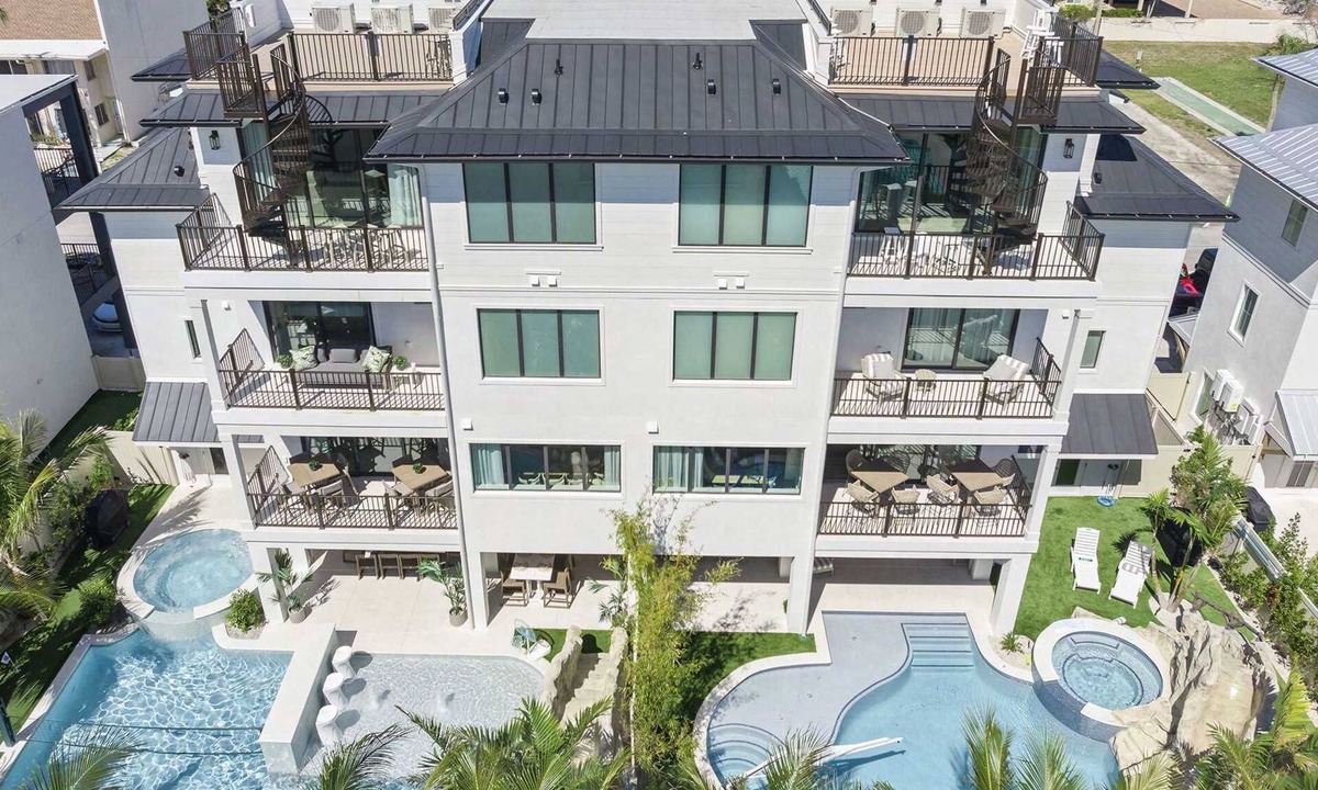 Siesta Key House | New-2 Homes-Pools/Hot Tub-Rooftops-Private Beach