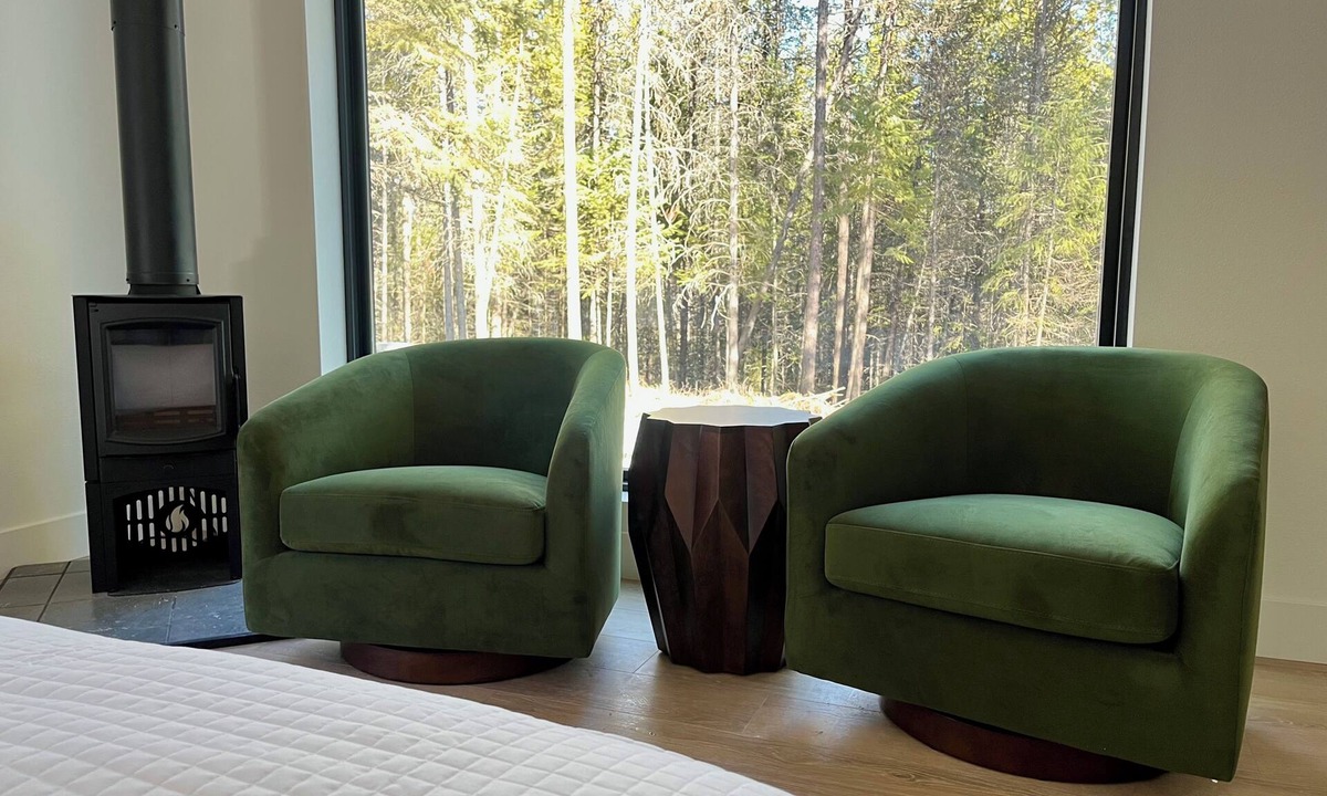 Whitefish Cabin | NEW - 2 Lux Queen Studio Suites in modern cabin micro-resort, 2 Saunas, firepit