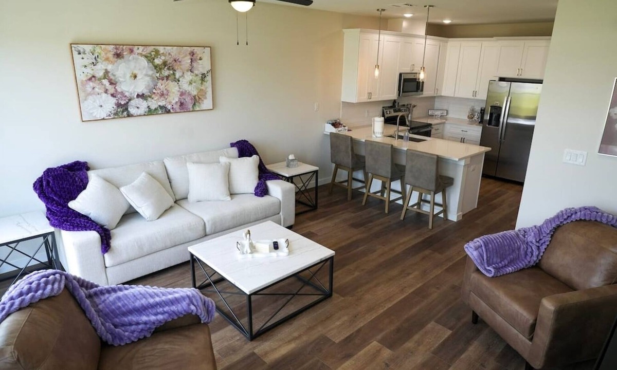 Stephenville House | New 2025 Luxury Townhome Next to Tarleton State