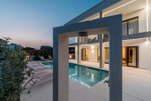 Turanj Villa | NEW 2025 Villa Nikante with heated pool