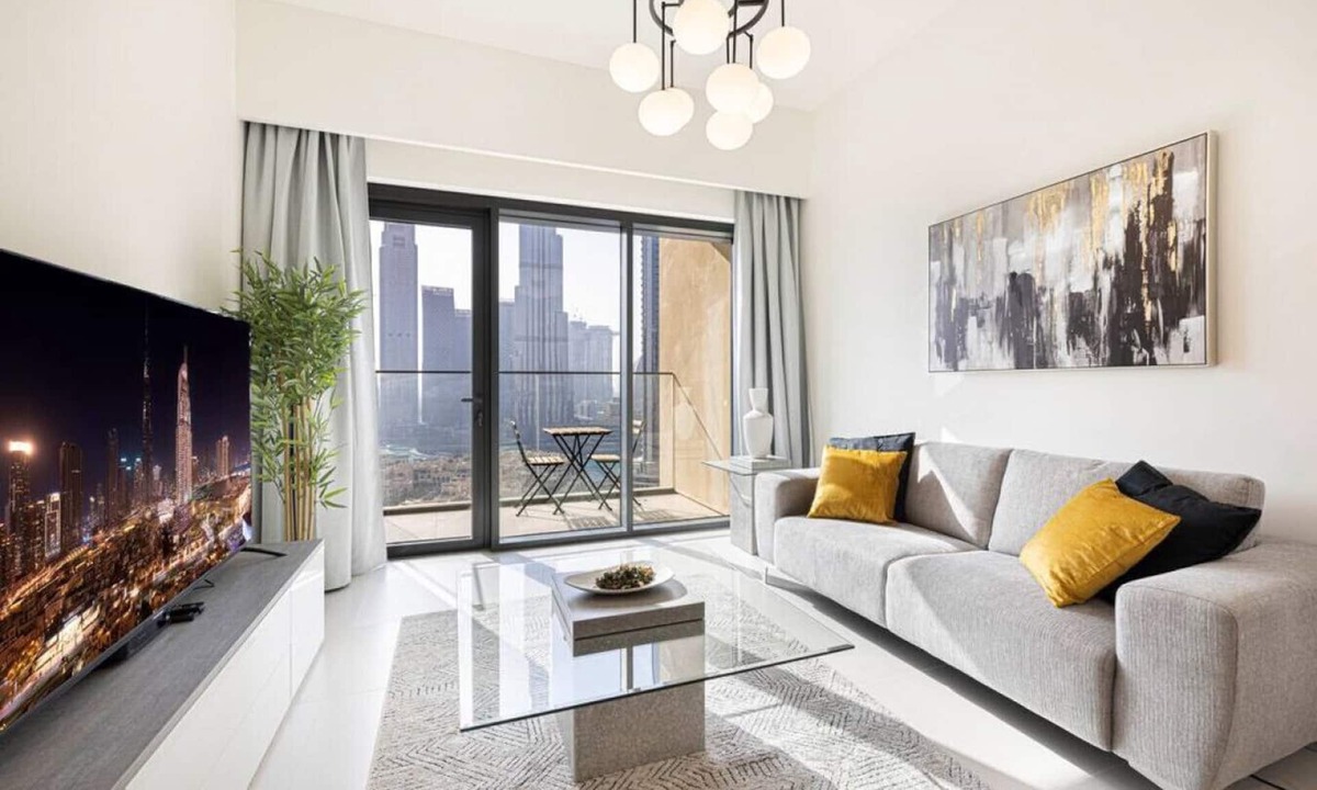 Downtown Dubai Apartment | New 2B | Burj Khalifa | Dubai Mall | 2 Pools | Gym