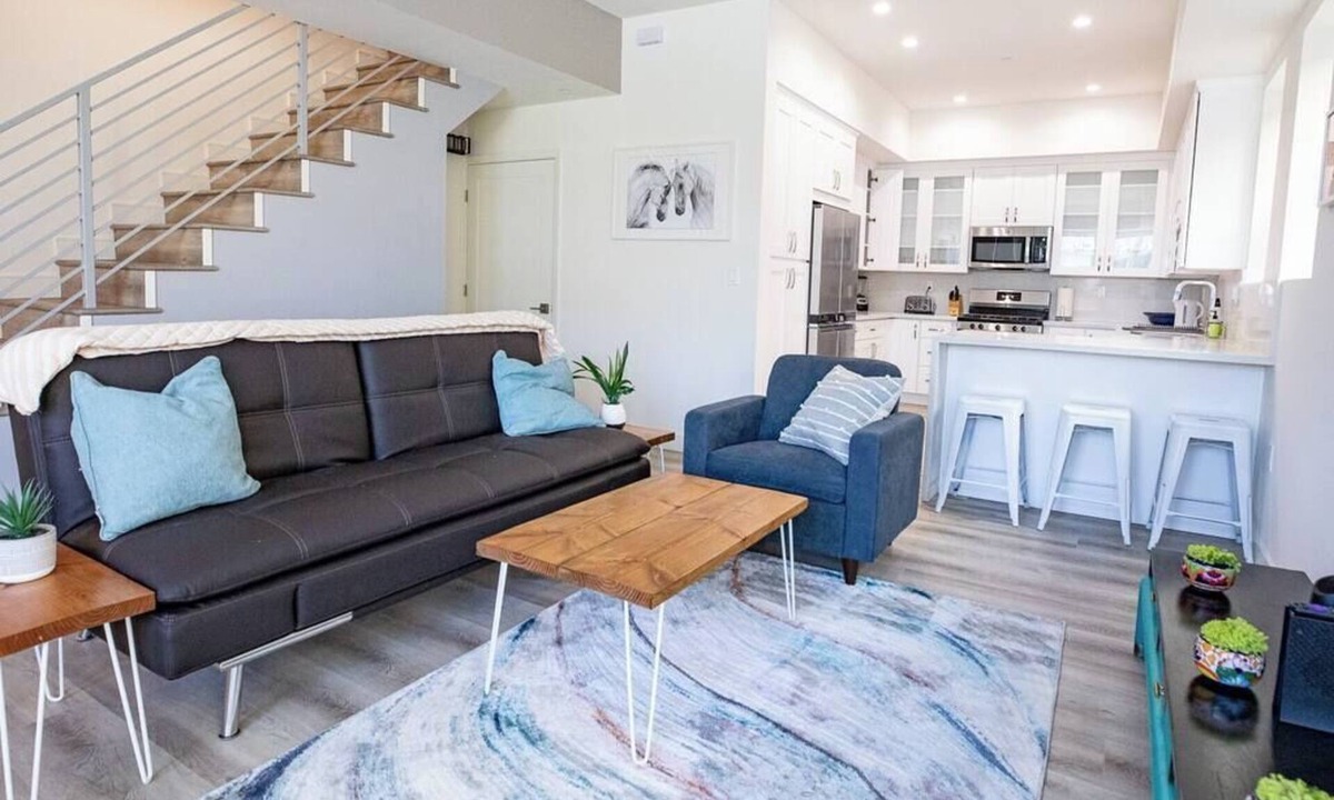 Los Angeles Apartment | *NEW 2BR DESIGNER TOWNHOUSE WALK 2 UNIVERSAL!*