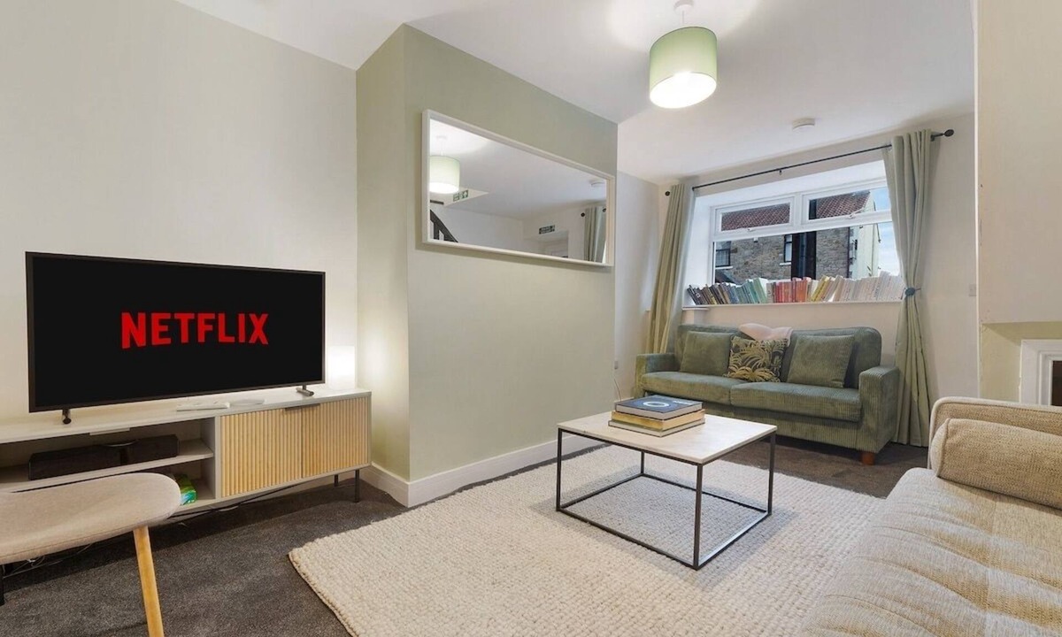 Durham House | New! 2BR in Front Street