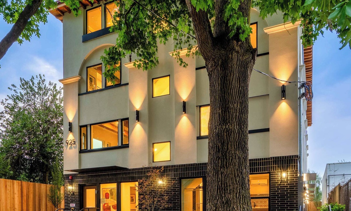 Kerns Condo | New 2BR Luxury Stay Walkable Best Location