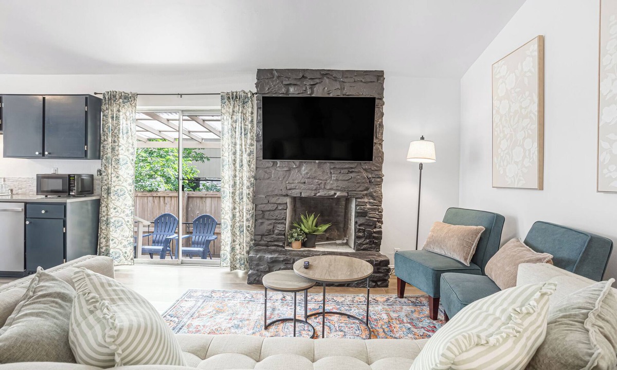 McNeil House | NEW 3 BDRM NW Austin Home Near Mopac/Q2/Domain/DT