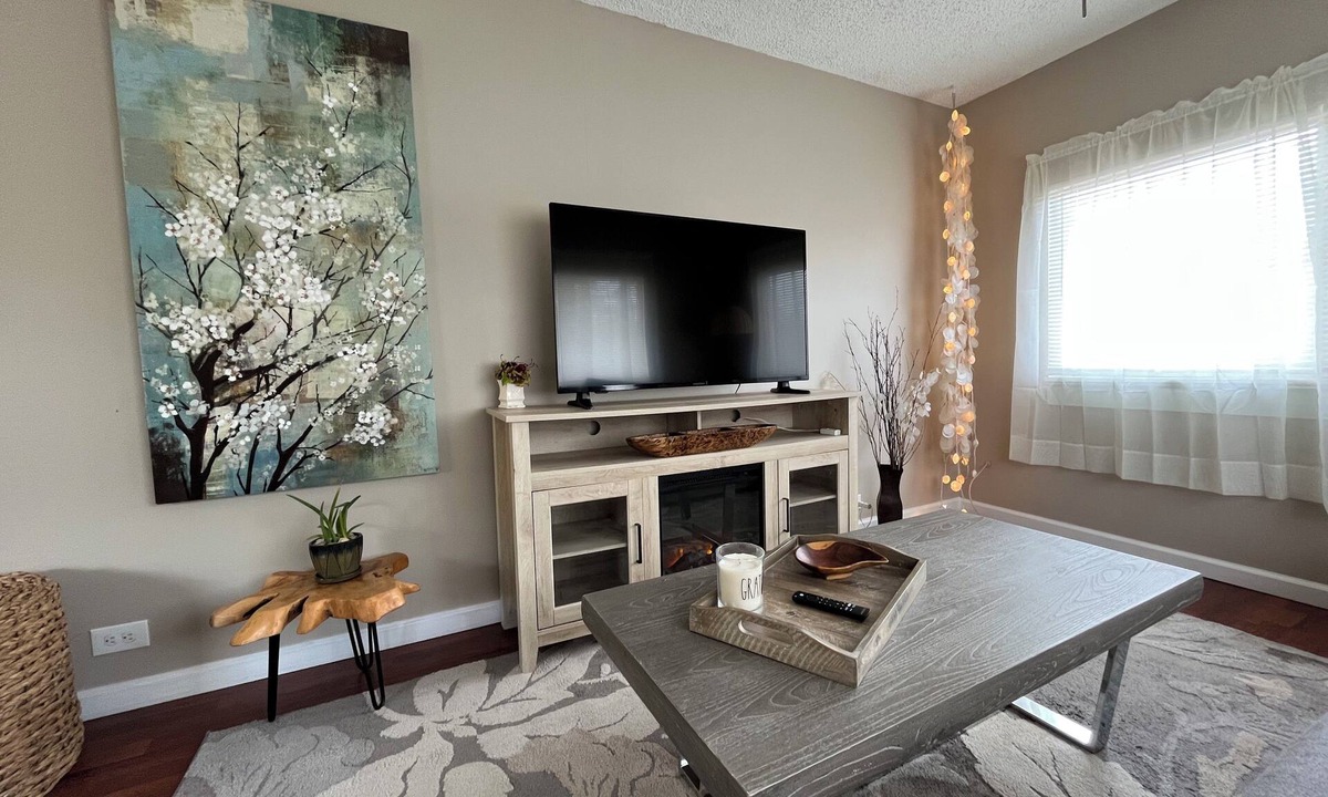 Historic Uptown Apartment | NEW! 3 Bedroom Apartment near Downtown St. Petersburg