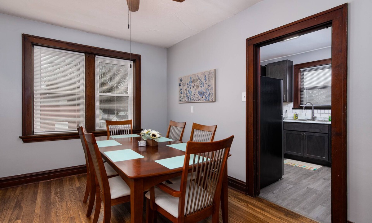 St. Louis Apartment | New 3 Bedroom City Escape
