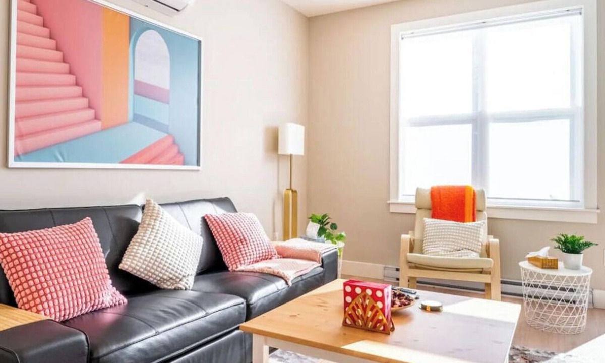 Halifax House | NEW 3 Bedroom Luxury Escape- Deck, BBQ & Fireplace