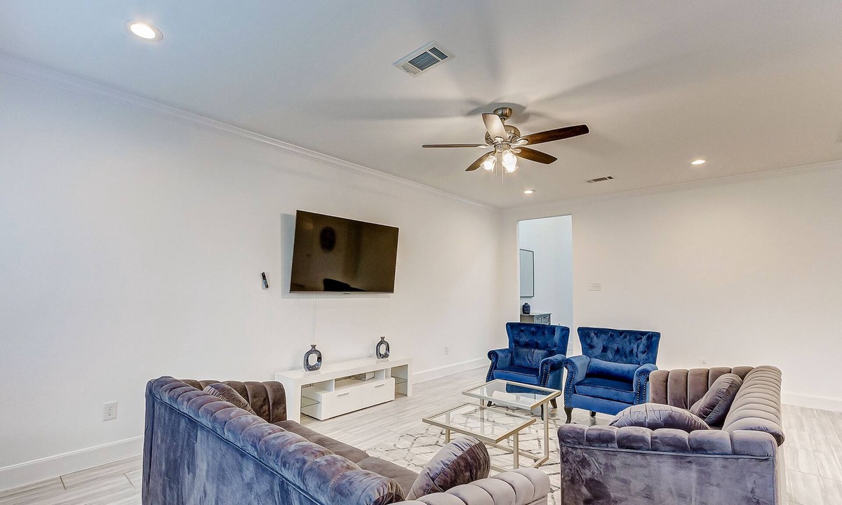 Barker House | New 3 bedroom with master suite in a gated community