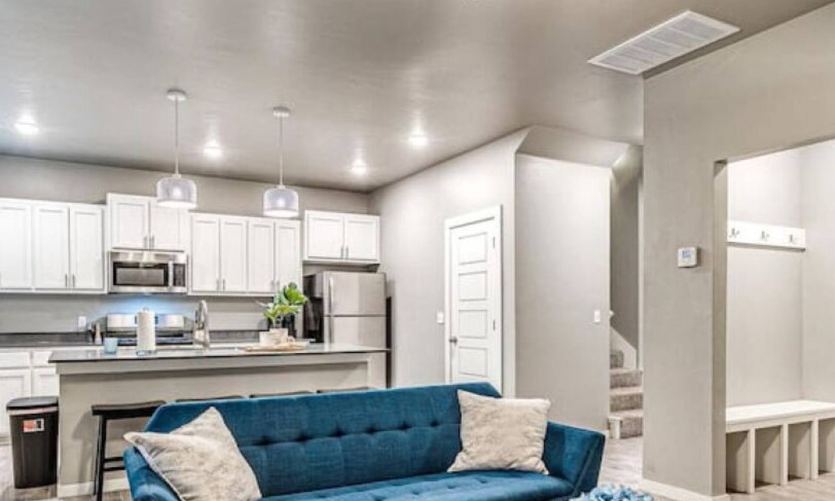 Midwest City House | New 3B/2.5B In Heart Of MW City