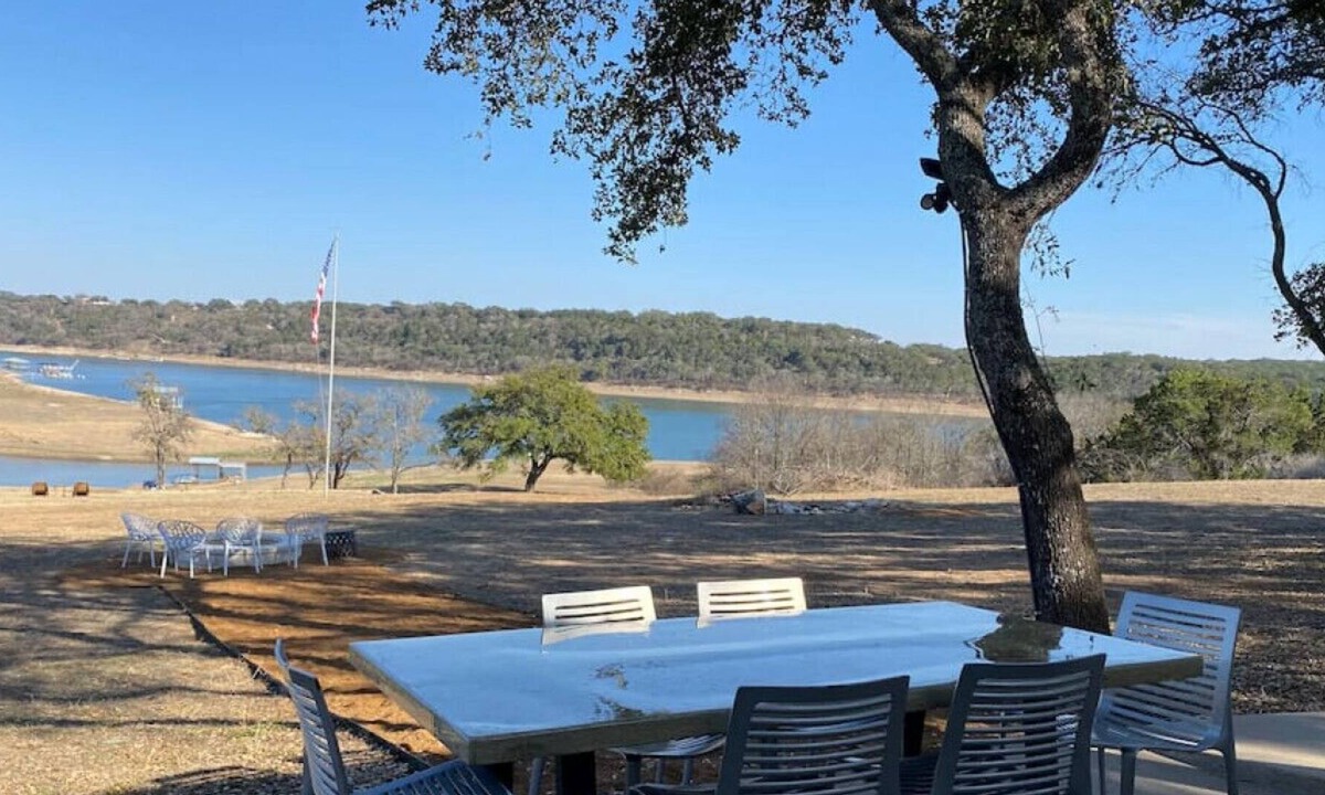 Spicewood House | NEW 3BDRM Lake Front Home|2Acres