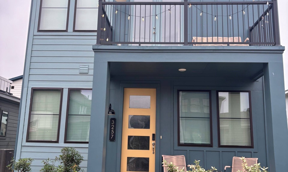 Richmond Cottage | New 3BR 2.5Bath Indigo Home With Private Balcony!