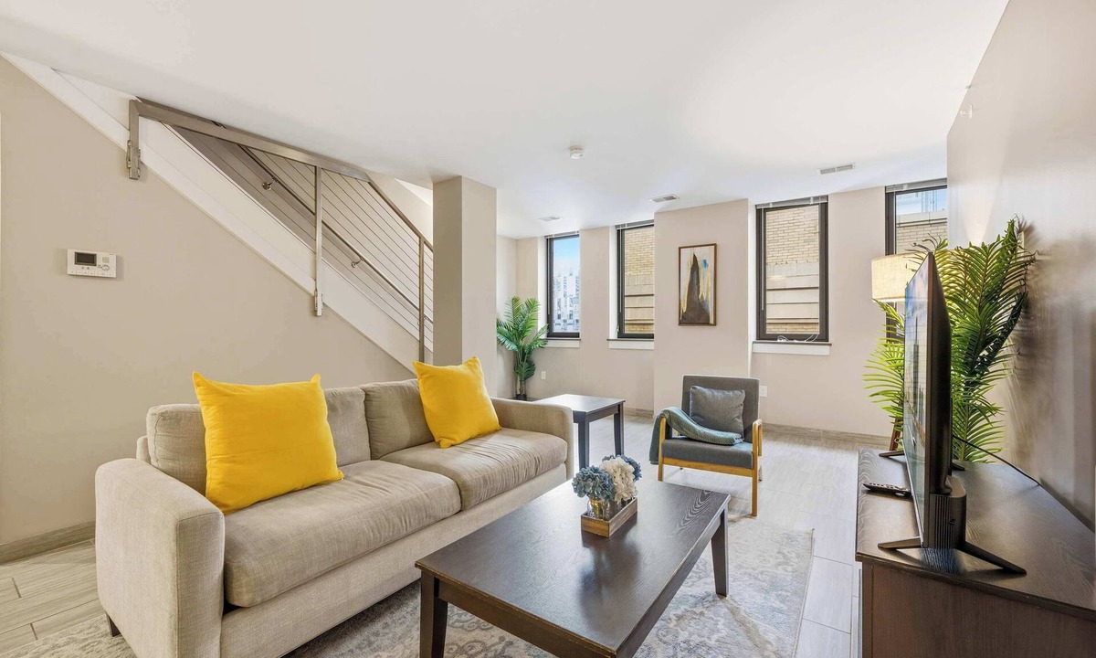 Capitol City Apartment | New 3BR Stylish Downtown Suite