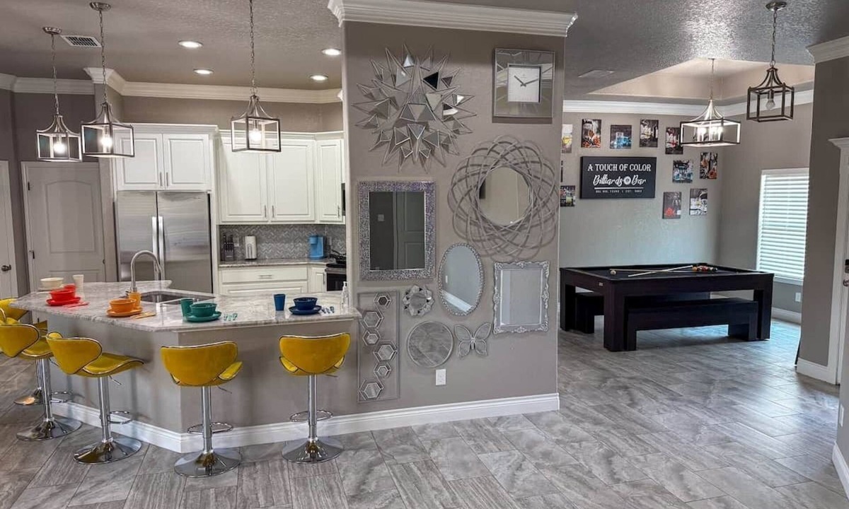 Amistad National Recreational Area House | NEW 4 BED | Pool-Table, Ping-Ping, Arcade, Office