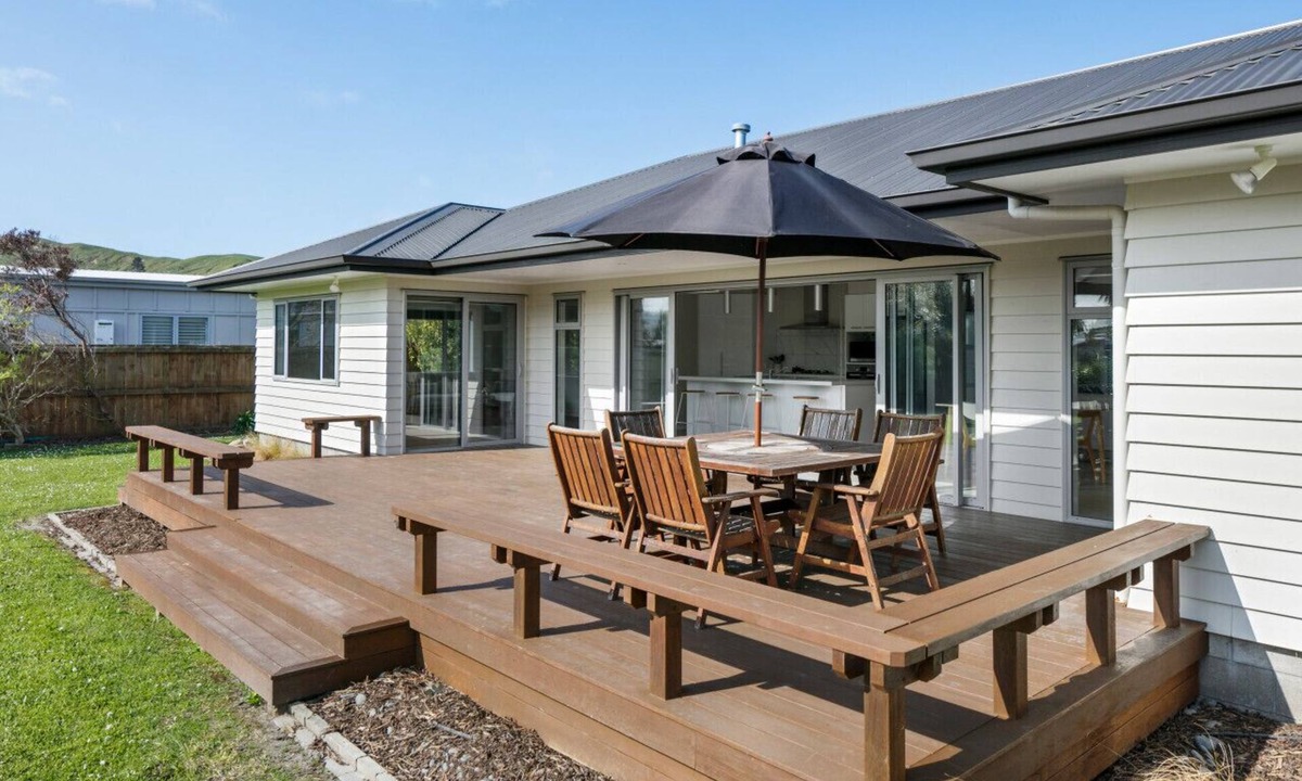 Gisborne House | NEW 4BR Near Beach & CBD