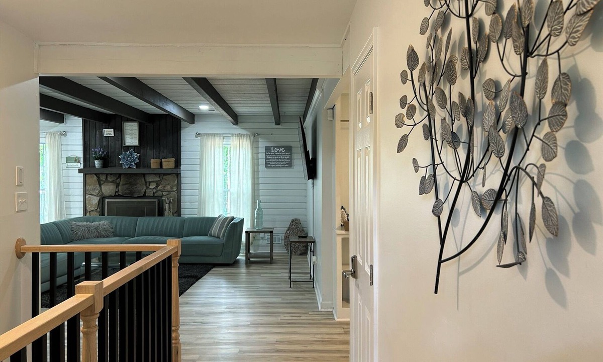 Stone Mountain House | NEW 6BDR+1 Stone Mountain Retreat