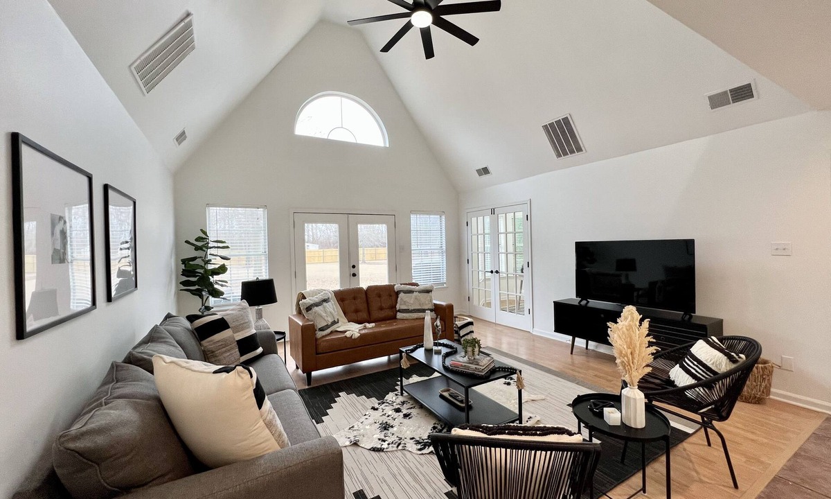 Marion House | NEW! 901 Country Charm - Minutes from Memphis, TN!