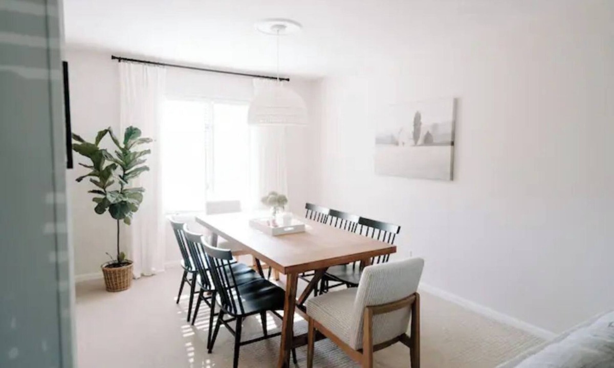 Ames House | NEW Ames Getaway - Centrally Located, Sleeps 8