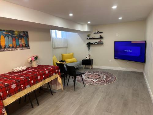 Richmond Hill House | New and Stylish 3BR Private Basement Apartment with 3 Baths & Parking