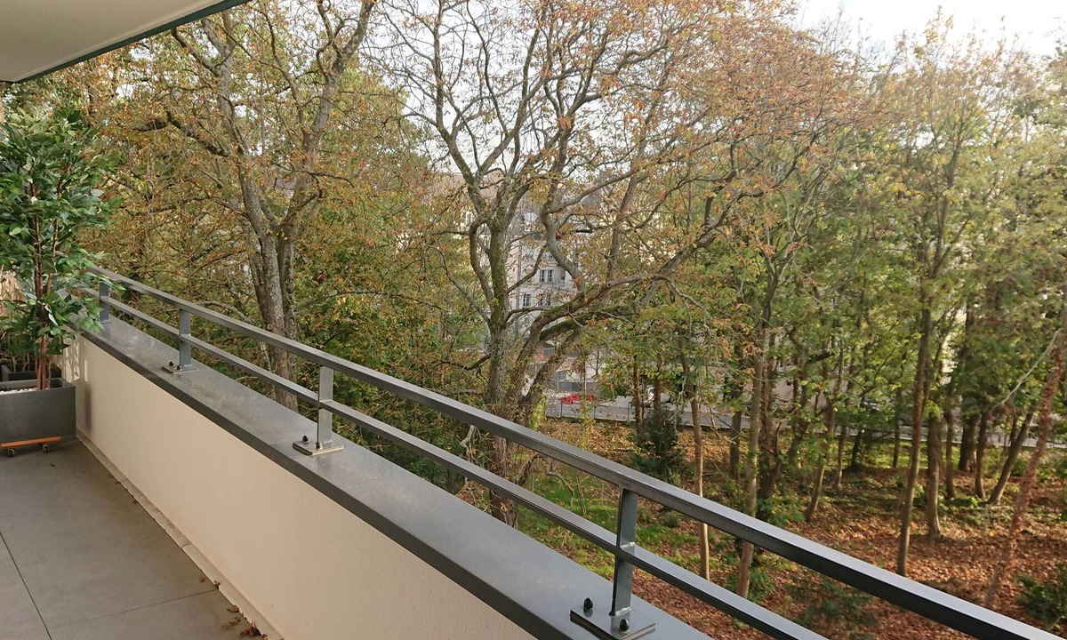 Le Plessis-Robinson Apartment | New apartment in lush greenery, near tram