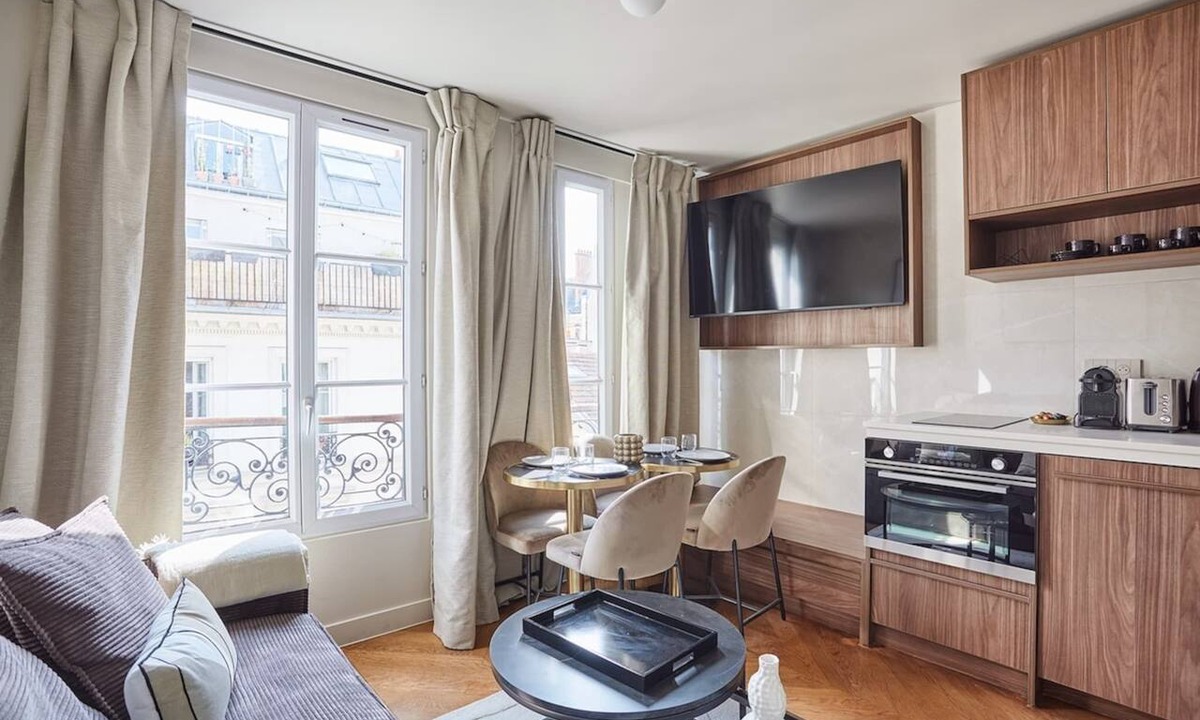 Porte-Saint-Martin Apartment | New apartment Center of Paris/Le Marais