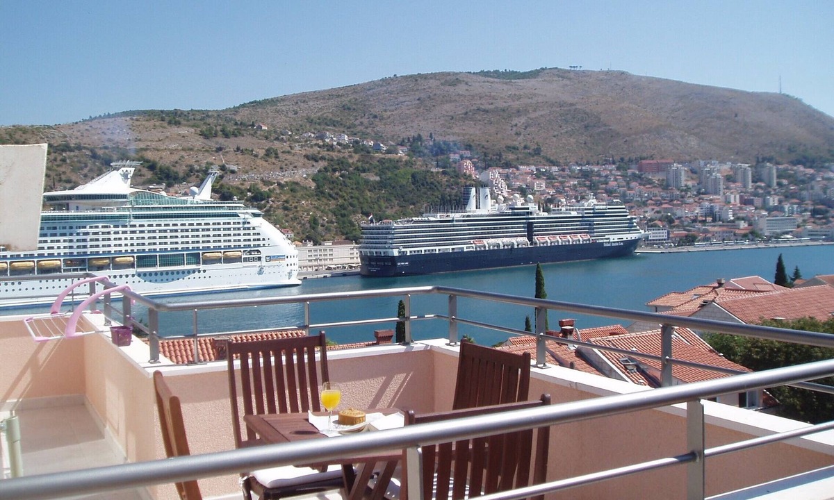 Babin Kuk Apartment | New apartment, terrace, sea view, beach nearby