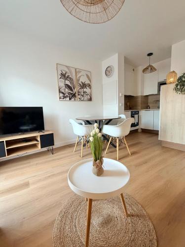 Serris Apartment | New Appartement Chic, Disney & Shopping à Pied