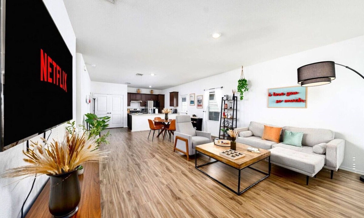 Austin House | New ATX! Home 3BR2BA Close to Airport & Downtown