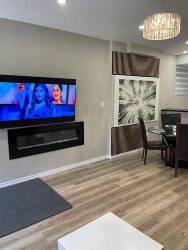 Oakville Apartment | New Basement Apartment unit sleeps 4