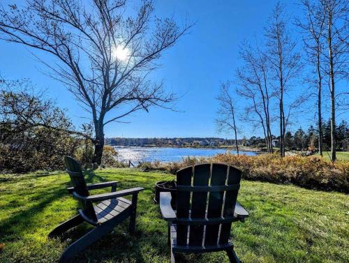 Prospect Harbor House | NEW Beachy Watering Cove Cottage