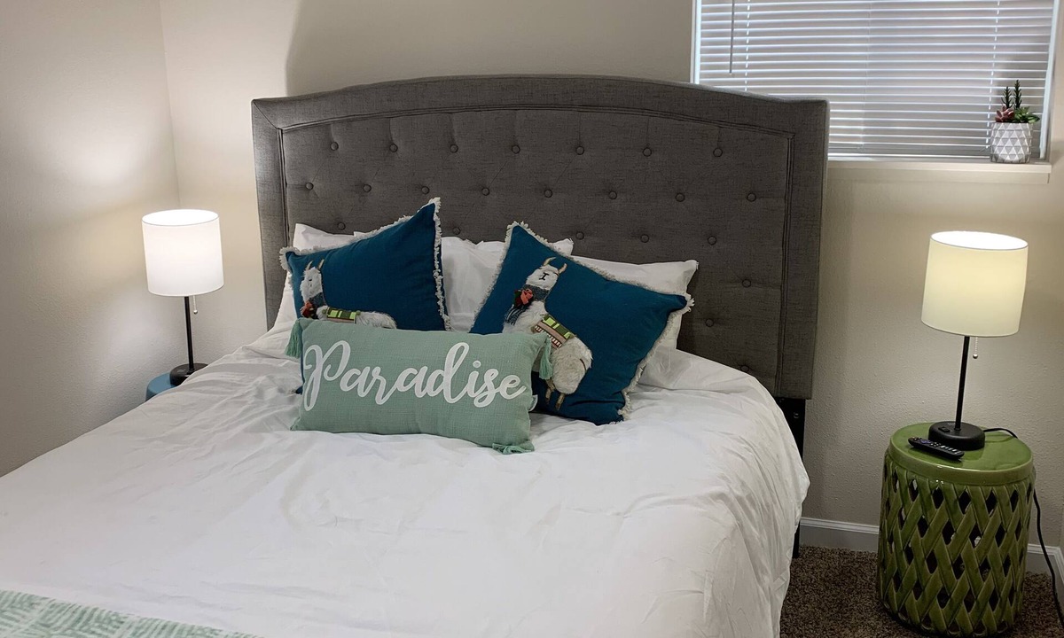 Las Cruces House | NEW! Beautifully Remodeled 5 Bedroom Mesilla Street Home- All New Furniture