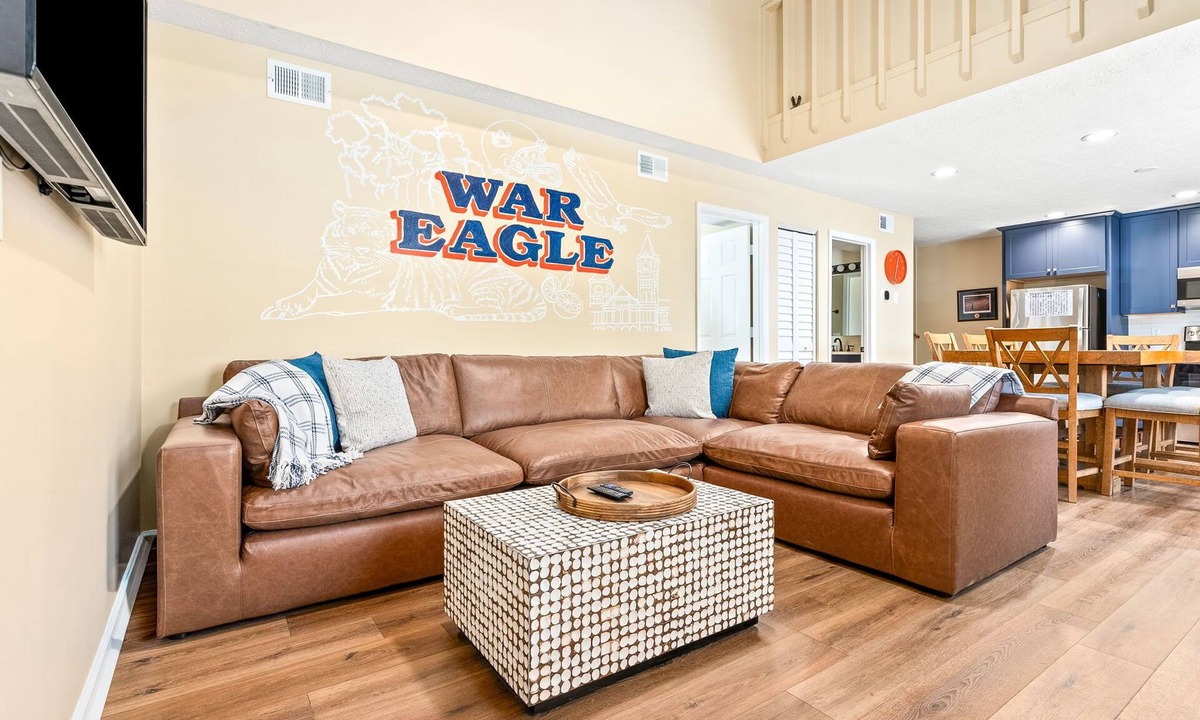 Auburn House | NEW Bluebird Game Day Condo!