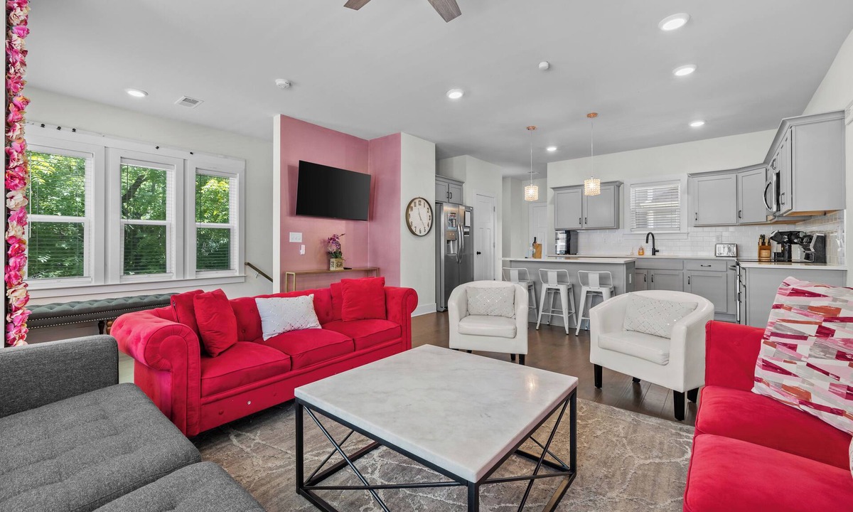 Nashville House | NEW! Blush & Bubbly meets Pretty In Pink Getaway!