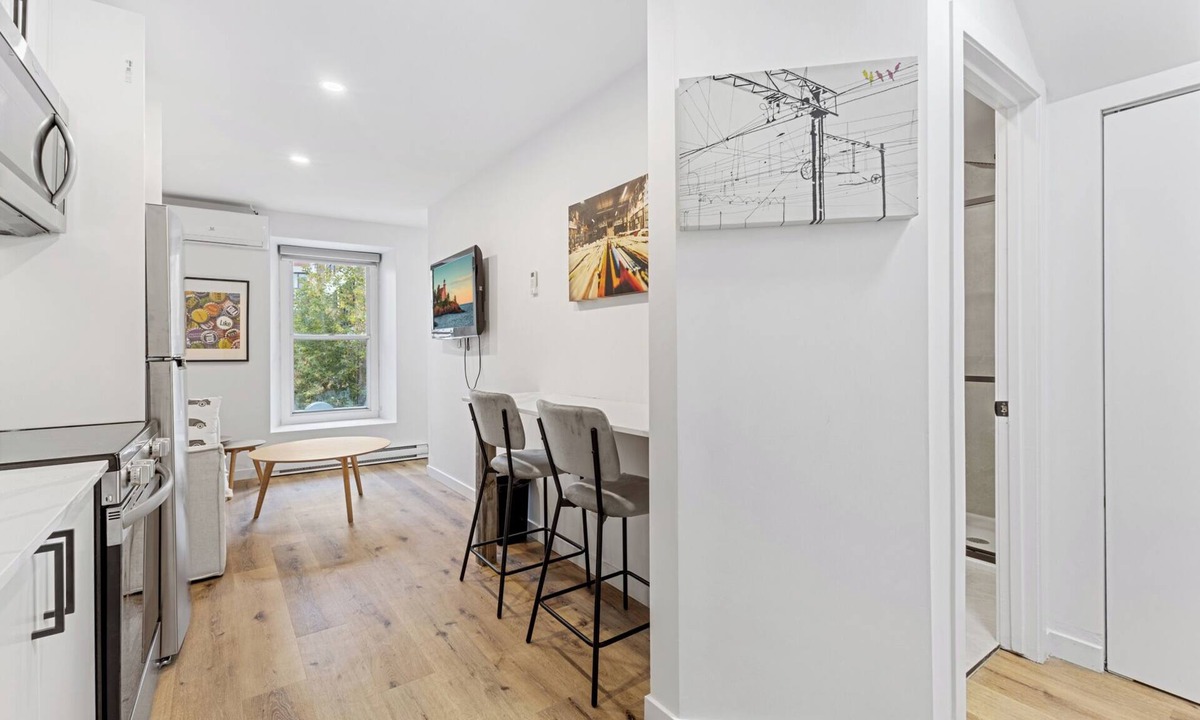 Quartier des Spectacles House | NEW Boho Downtown 10 BIG bedrooms