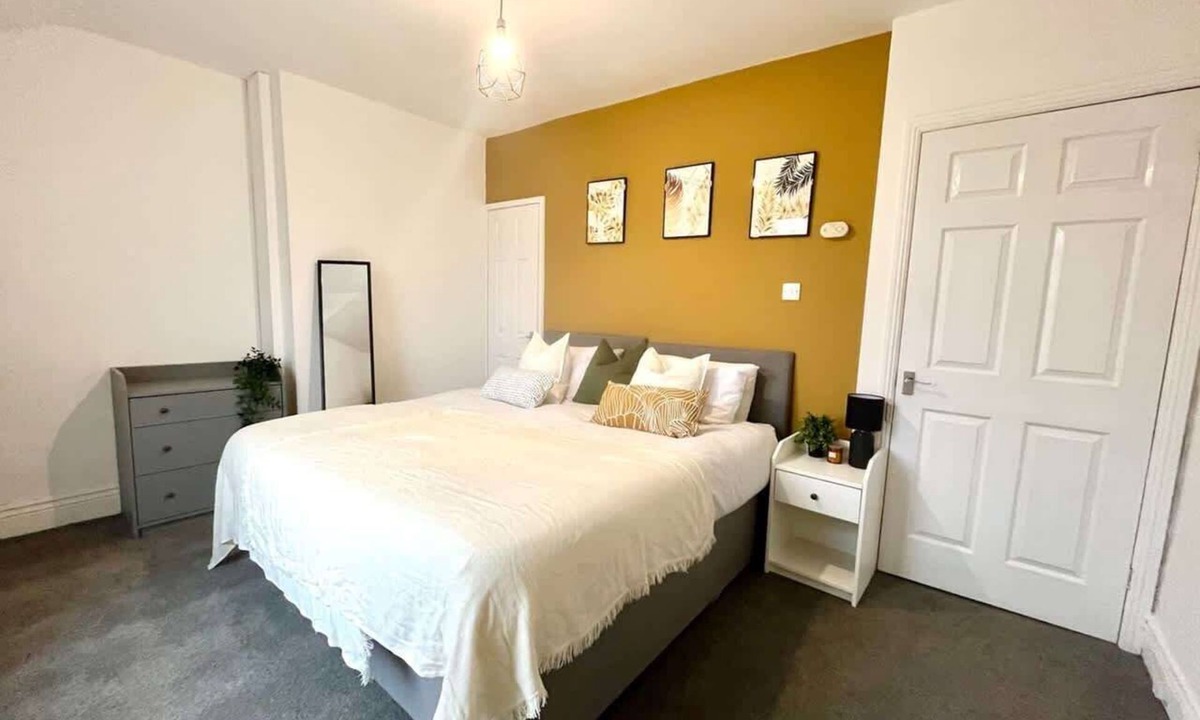 Durham House | New Bracepeth - 2 Bedroom House- by Holiday Homes