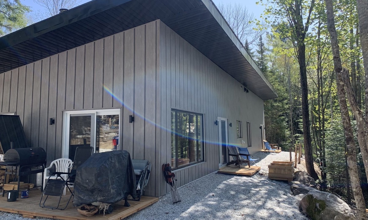 Cayamant Cottage | New build Lakefront cottage with 117 Acres