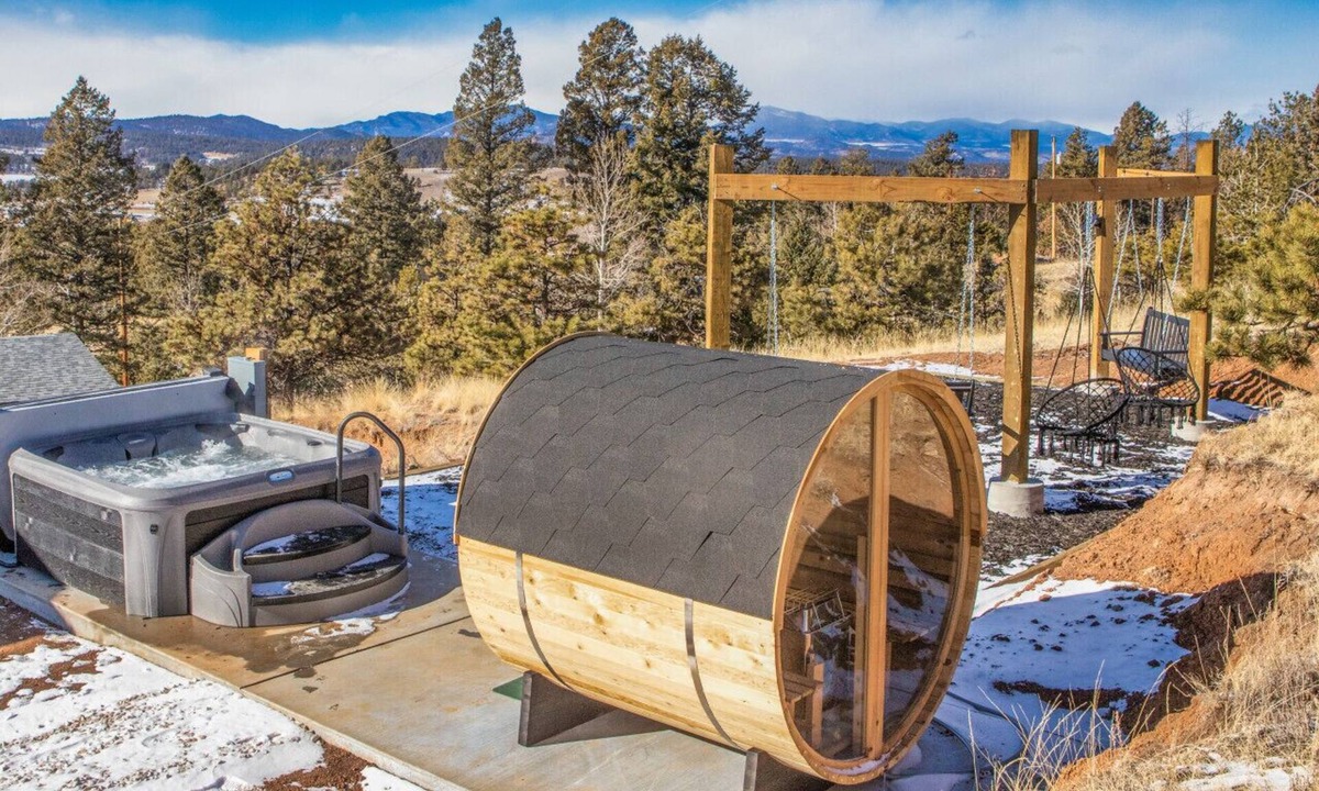 Florissant House | New Build w/Hot Tub, Sauna, Arcade, Mountain Views