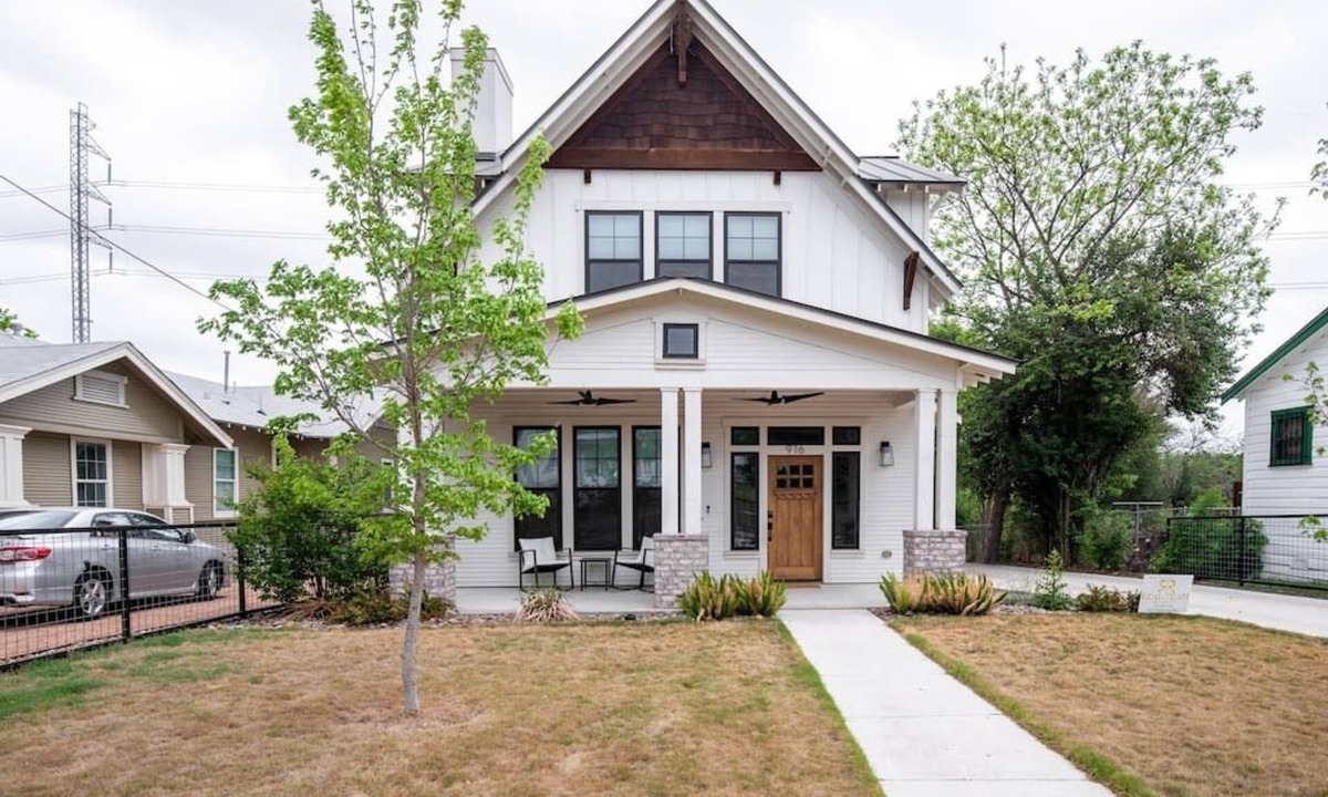 Beacon Hill House | New-built 5 bedrooms, 3.5 baths Craftsman