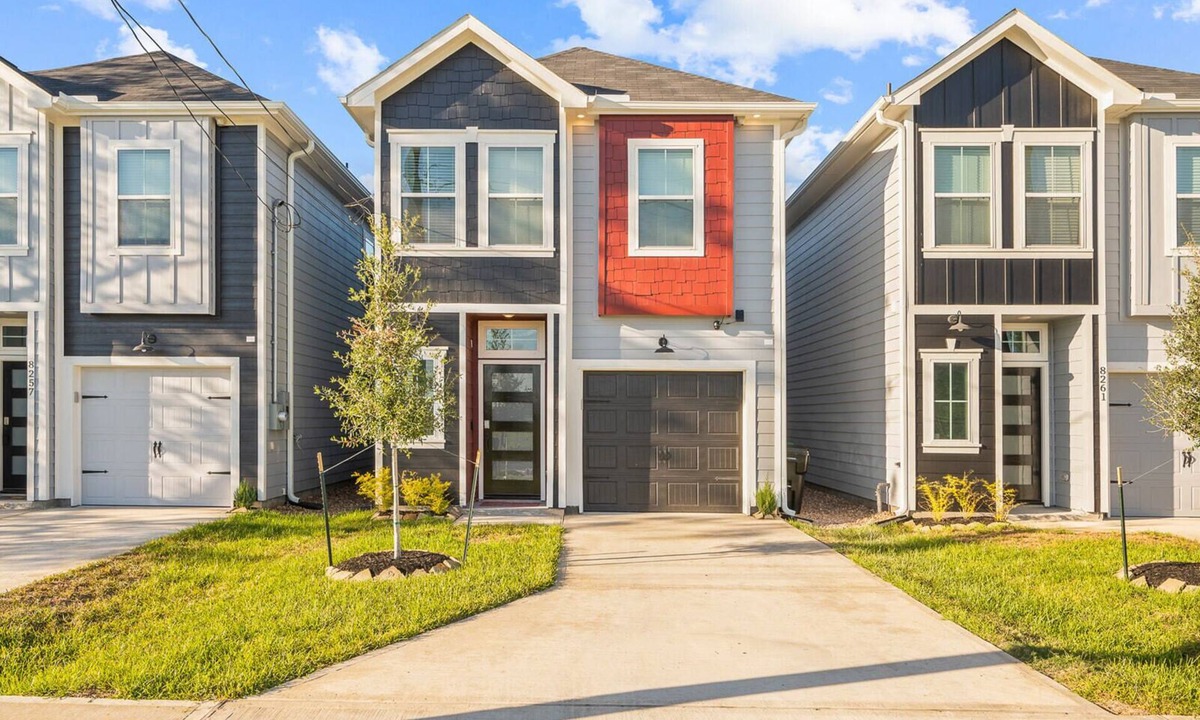 Northeast Houston House | New Built Home. Closed to NRG and Houston Downtown.