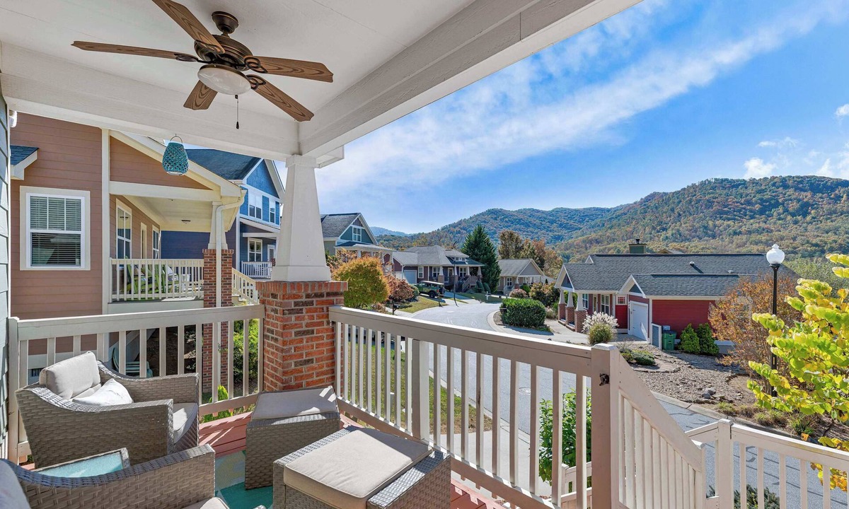 Swannanoa House | NEW: Byrd Bungalow - EPIC Views - Discover Luxury!