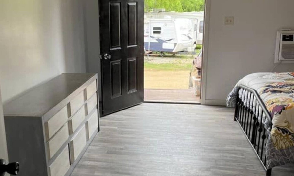 Eminence Cabin | New cabin located on the jacks fork river front.