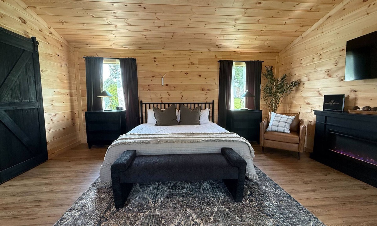 Yellville Cabin | NEW! Cabin w/Gorgeous Views, Pool, FirePit