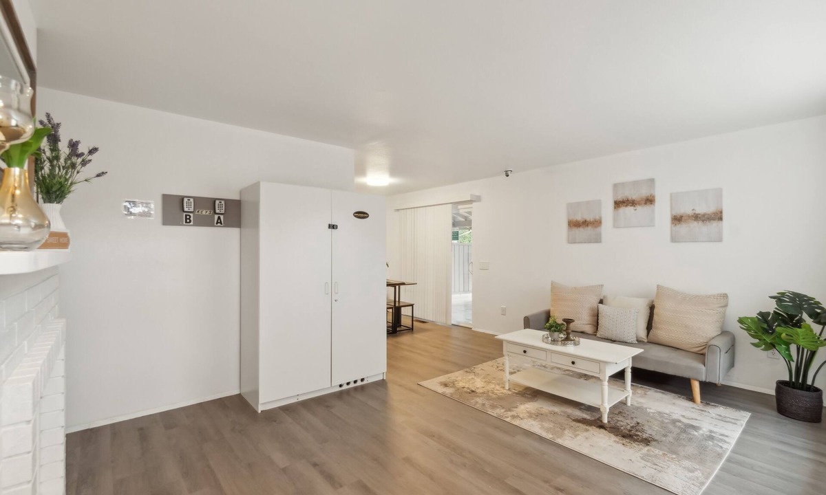 Lake Hills House | NEW! Central Bellevue Retreat