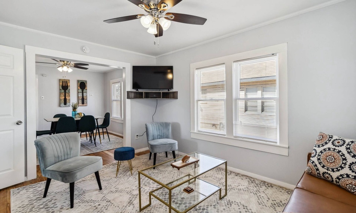 McKinney House | NEW! Charming Bungalow in McKinney – Walk to Downtown