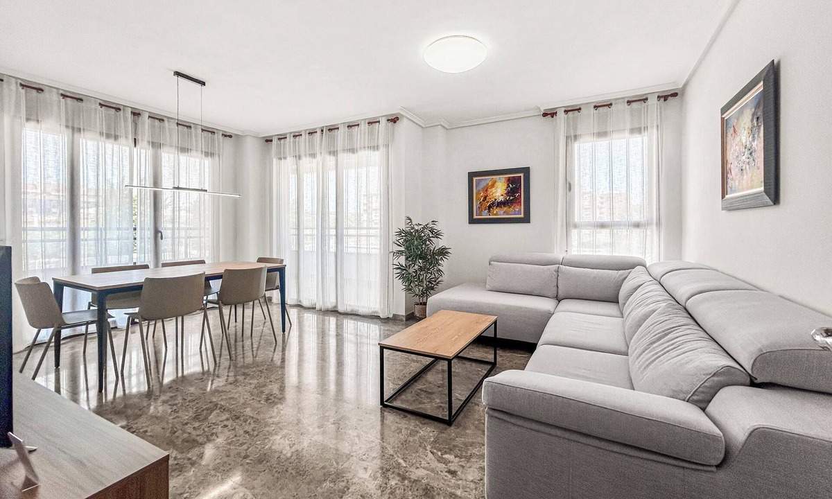 Penya-roja Apartment | NEW! Ciudad de las Artes Apartment