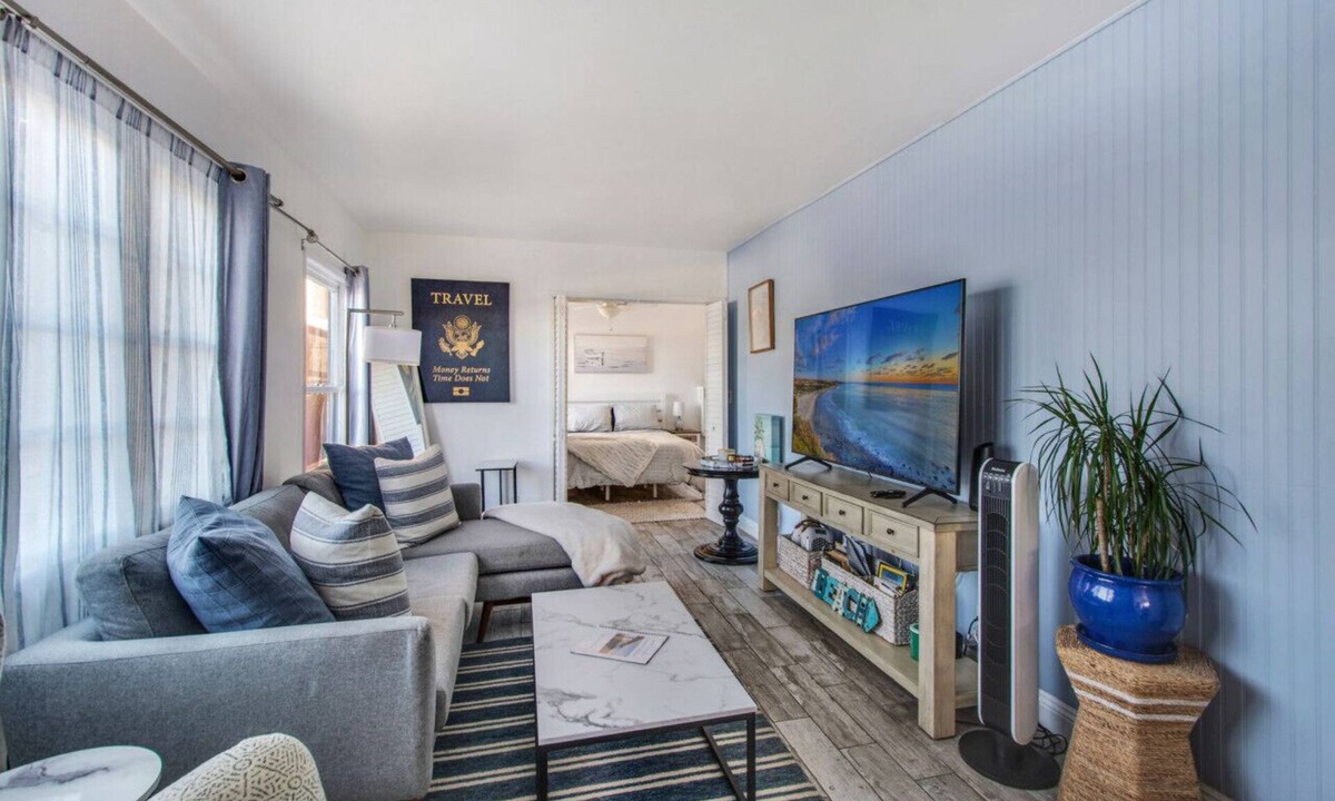 El Porto Villa | New | Clean | Steps To The Beach | Ocean Breeze!