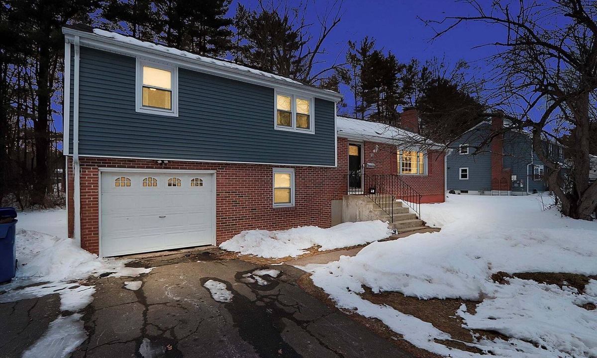 Maple Hill House | NEW! Comfortable Bloomfield 3BR Retreat